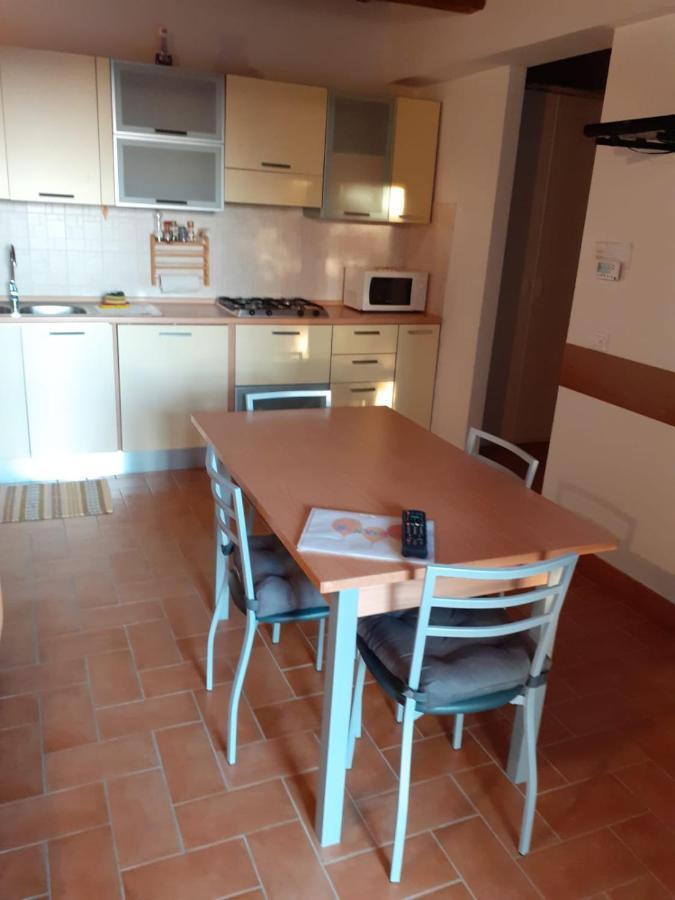 Il Poggio Da Leo Apartment Capanne Bagian luar foto