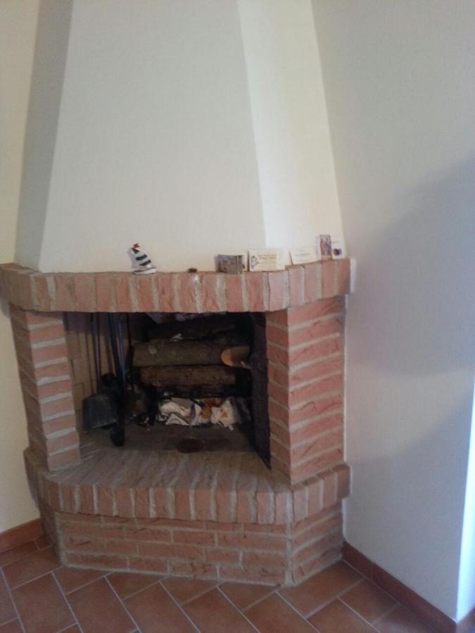 Il Poggio Da Leo Apartment Capanne Bagian luar foto
