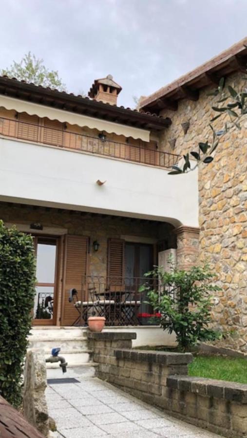 Il Poggio Da Leo Apartment Capanne Bagian luar foto